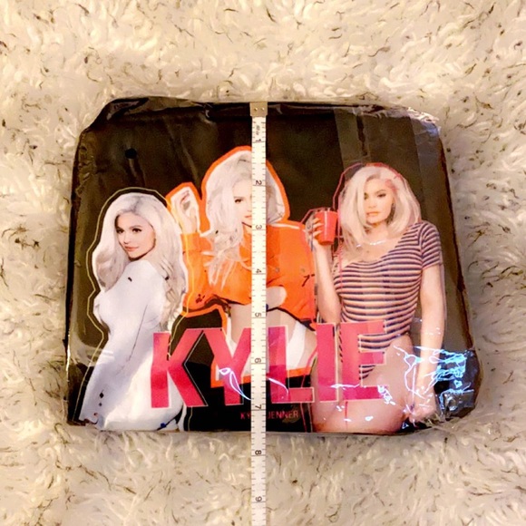 Kylie Jenner Kylie Cosmetics Makeup Bag - Picture 3 of 4